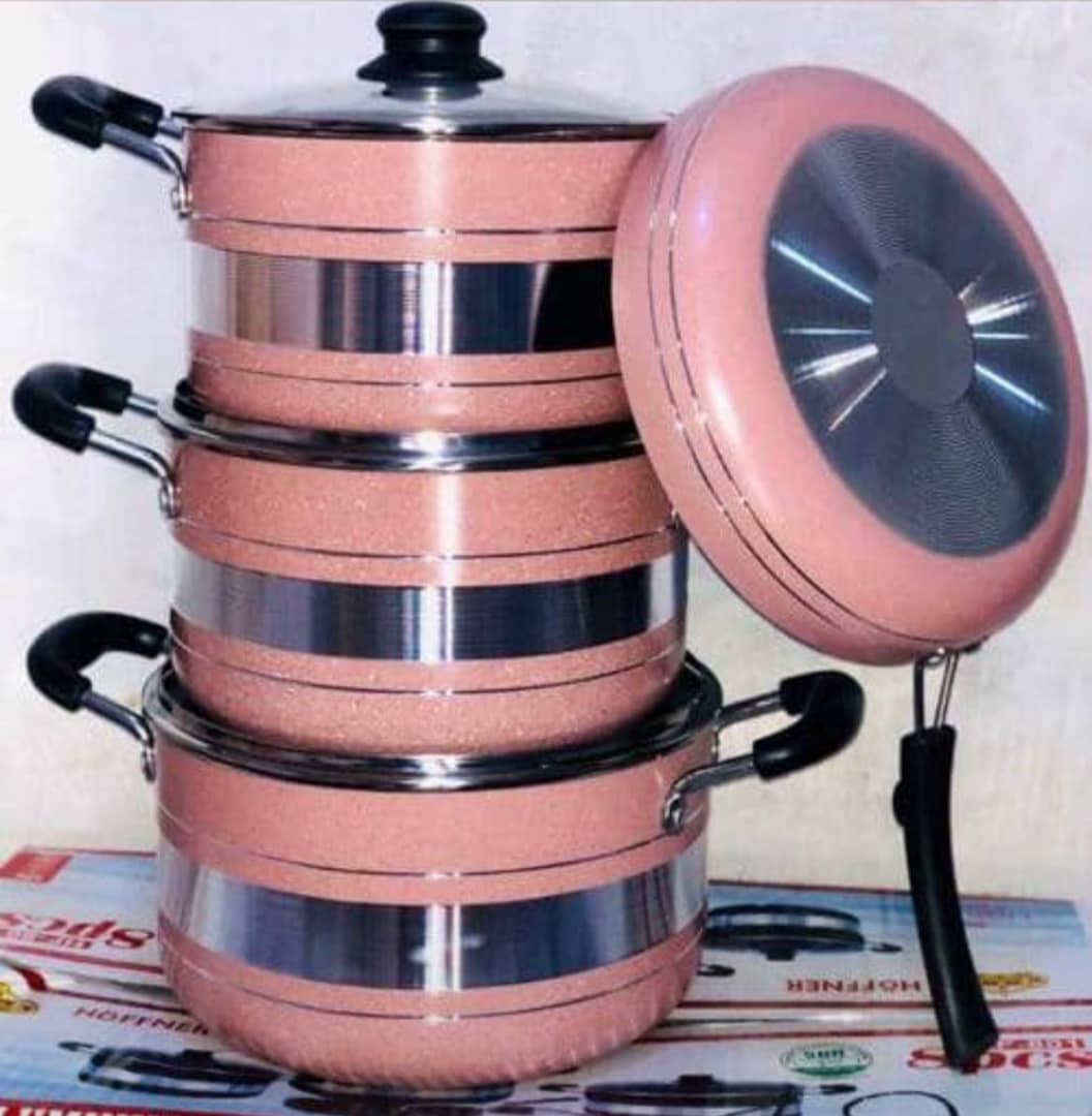 Non stick pot set with frying pan
