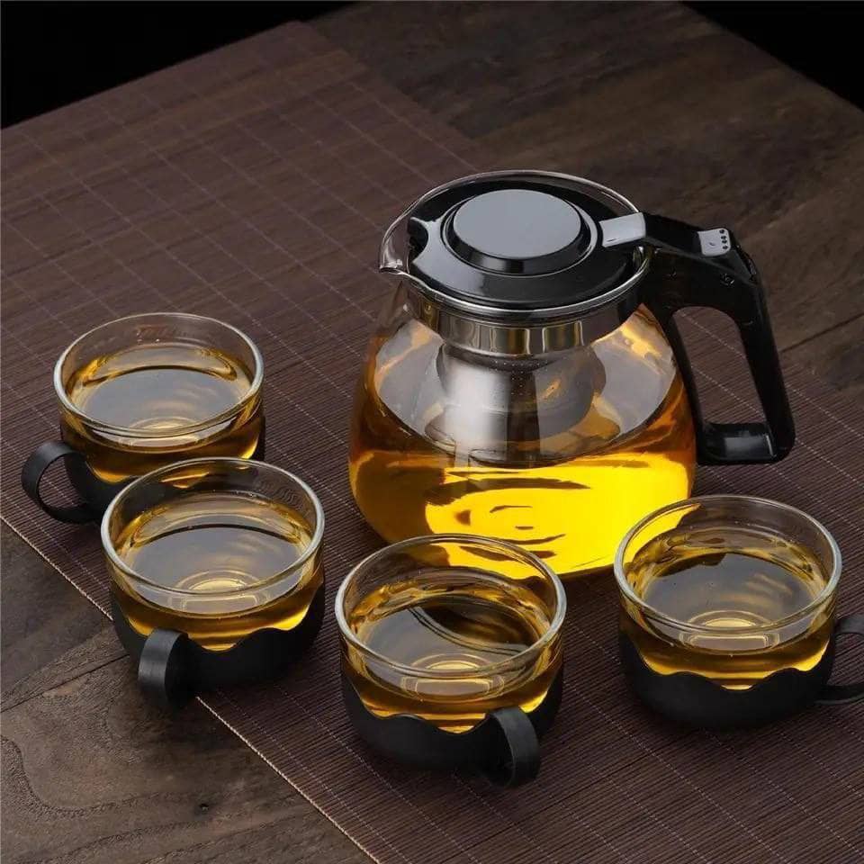 Jug With 4 Cups
